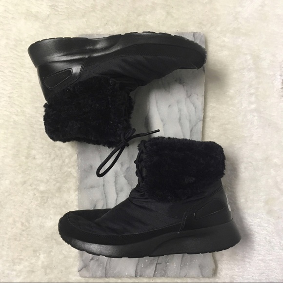 Nike Kaishi Ankle Boots Faux Fur Black 7.5 - Picture 2 of 11